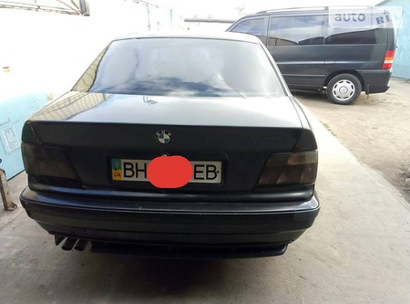 BMW 325 1992  випуску Одеса з двигуном 2.5 л бензин седан механіка за 2500 долл. 