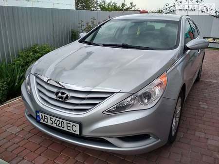 Hyundai Sonata 2013  випуску Вінниця з двигуном 2.4 л бензин седан автомат за 12100 долл. 