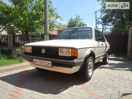 Volkswagen Jetta 1983  випуску Житомир з двигуном 1.6 л бензин седан автомат за 3300 долл. 