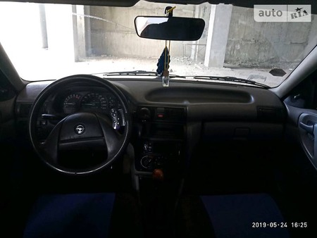 Opel Astra 1992  випуску Одеса з двигуном 1.6 л бензин хэтчбек механіка за 2700 долл. 