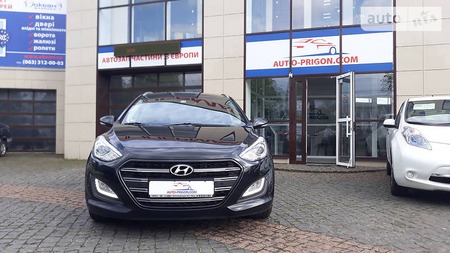 Hyundai i30 2015  випуску Житомир з двигуном 1.6 л дизель універсал механіка за 12500 долл. 