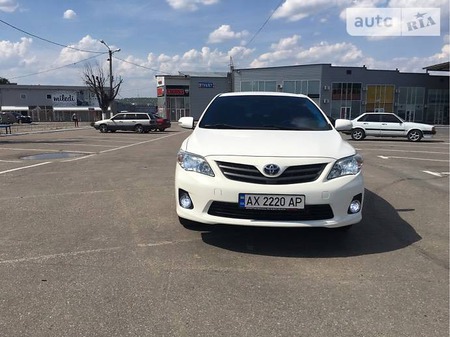 Toyota Corolla 2012  випуску Харків з двигуном 1.3 л газ седан механіка за 11200 долл. 