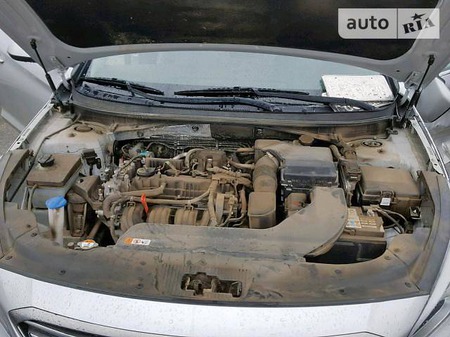 Hyundai Sonata 2015  випуску Харків з двигуном 2.4 л бензин седан автомат за 5999 долл. 
