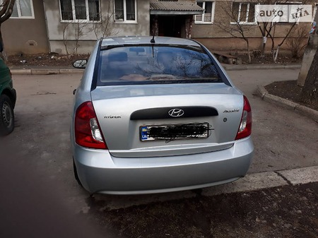 Hyundai Accent 2010  випуску Івано-Франківськ з двигуном 1.4 л бензин седан механіка за 6250 долл. 