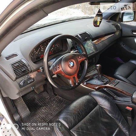 BMW X5 2000  випуску Луганськ з двигуном 4.4 л газ позашляховик автомат за 10800 долл. 