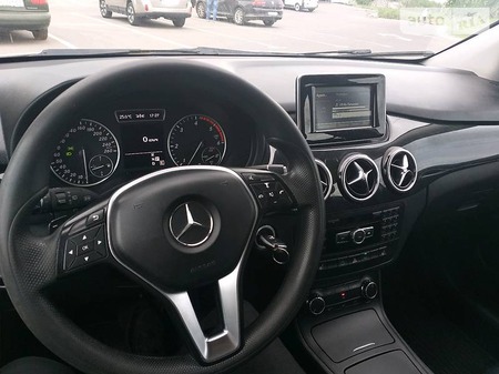 Mercedes-Benz B 180 2012  випуску Харків з двигуном 1.8 л дизель позашляховик автомат за 11990 долл. 