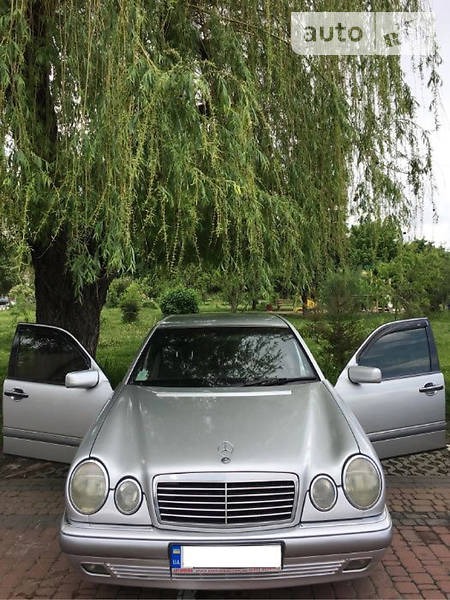 Mercedes-Benz A 210 1998  випуску Київ з двигуном 2.2 л дизель седан автомат за 4800 долл. 
