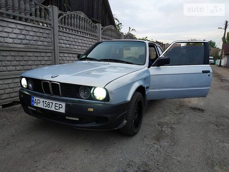 BMW 318 1986  випуску Запоріжжя з двигуном 1.8 л газ купе механіка за 2150 долл. 