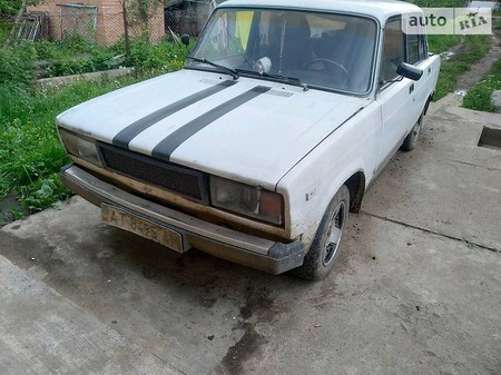 Lada 2105 1993  випуску Львів з двигуном 1.3 л газ седан механіка за 600 долл. 