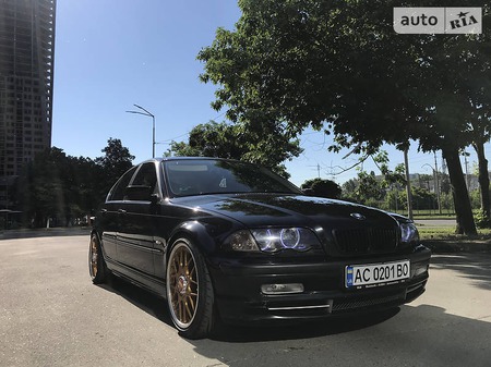 BMW 330 2001  випуску Київ з двигуном 3 л бензин седан механіка за 10000 долл. 