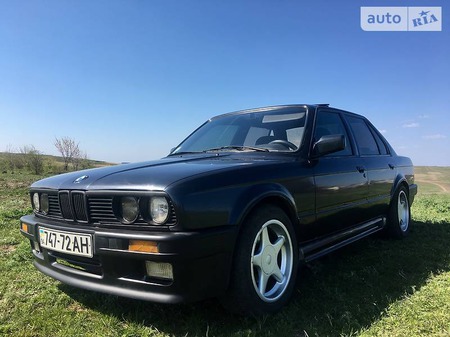 BMW 320 1987  випуску Кропивницький з двигуном 2.7 л бензин седан механіка за 2400 долл. 