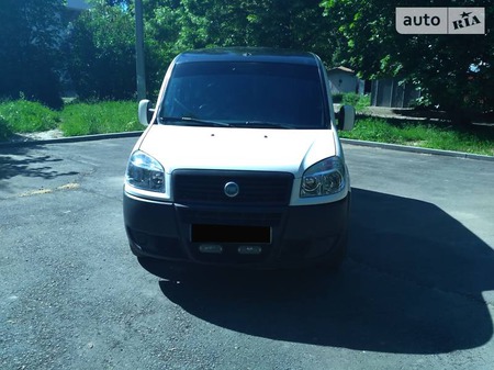 Fiat Doblo 2006  випуску Харків з двигуном 1.3 л дизель універсал механіка за 4600 долл. 