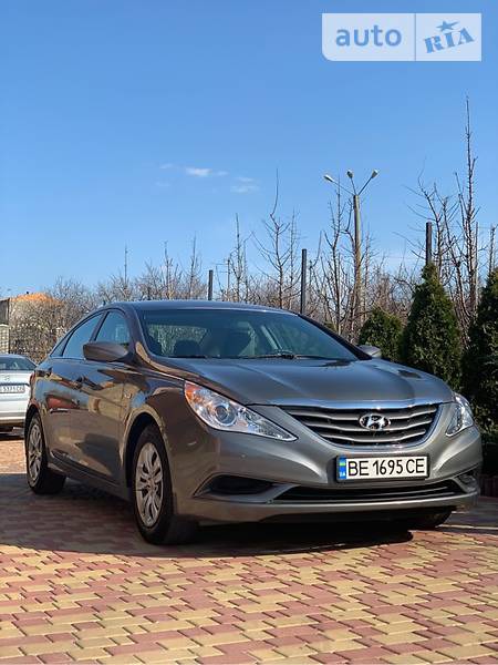 Hyundai Sonata 2011  випуску Миколаїв з двигуном 2.4 л бензин седан автомат за 9900 долл. 