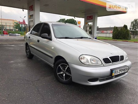 Daewoo Lanos 2003  випуску Хмельницький з двигуном 1.5 л газ седан механіка за 3850 долл. 