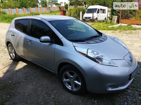 Nissan Leaf 2014  випуску Чернівці з двигуном 0 л електро хэтчбек автомат за 12500 долл. 