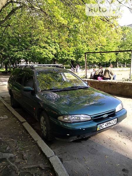 Ford Mondeo 1996  випуску Львів з двигуном 1.8 л газ універсал механіка за 2600 долл. 