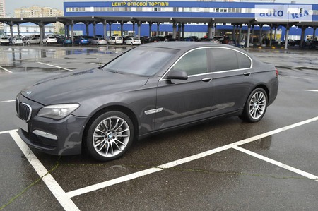 BMW 750 2011  випуску Київ з двигуном 4.4 л бензин седан автомат за 15900 долл. 