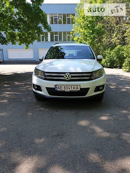 Volkswagen Touran 2017  випуску Дніпро з двигуном 2 л бензин позашляховик автомат за 19200 долл. 