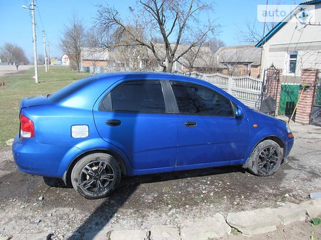 Chevrolet Aveo 2005  випуску Хмельницький з двигуном 1.5 л бензин седан механіка за 4200 долл. 