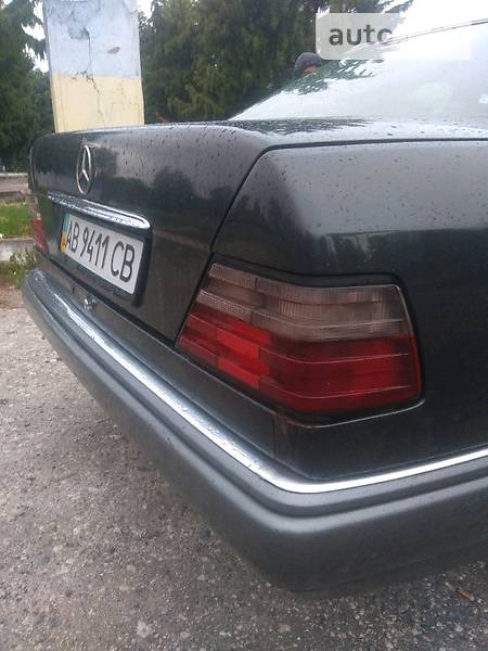 Mercedes-Benz E 250 1994  випуску Вінниця з двигуном 2.5 л дизель седан автомат за 2100 долл. 