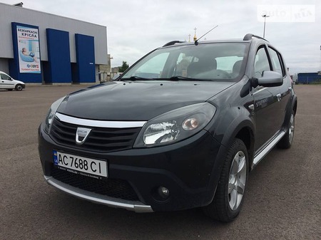 Dacia Sandero Stepway 2010  випуску Луцьк з двигуном 1.5 л дизель хэтчбек механіка за 6990 долл. 