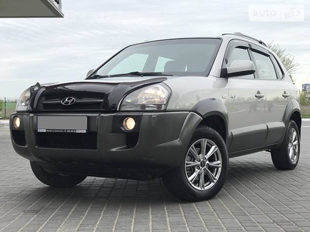 Hyundai Tucson 2008  випуску Одеса з двигуном 2 л газ позашляховик автомат за 9900 долл. 