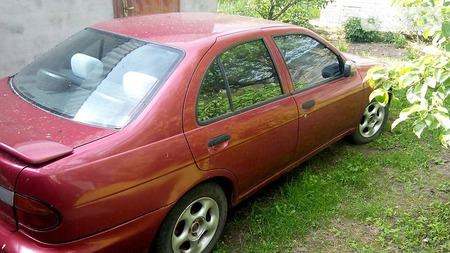 Nissan Almera 1995  випуску Чернігів з двигуном 1.4 л бензин седан механіка за 2992 долл. 