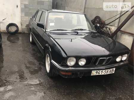 BMW 520 1986  випуску Дніпро з двигуном 2 л бензин седан механіка за 1350 долл. 