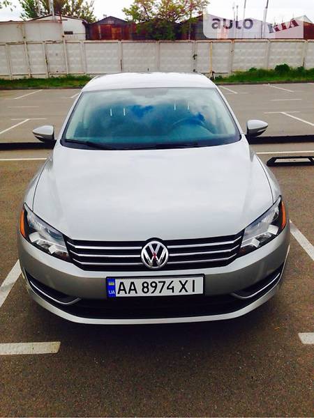 Volkswagen Passat 2012  випуску Київ з двигуном 2.5 л бензин седан автомат за 12500 долл. 