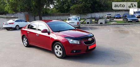 Chevrolet Cruze 2010  випуску Харків з двигуном 1.8 л газ седан автомат за 8999 долл. 