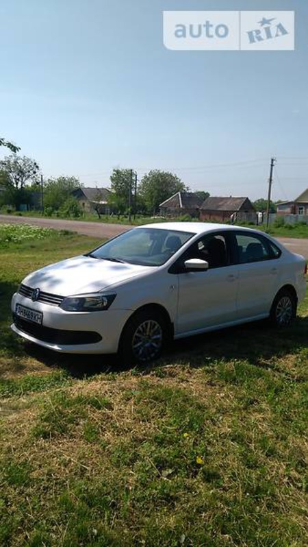 Volkswagen Polo 2013  випуску Донецьк з двигуном 1.6 л бензин седан механіка за 8500 долл. 