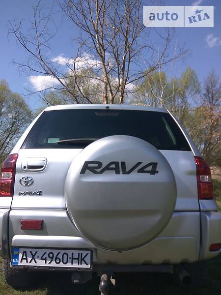 Toyota RAV 4 2005  випуску Харків з двигуном 2 л дизель позашляховик механіка за 8700 долл. 