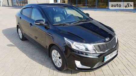 KIA Rio 2013  випуску Донецьк з двигуном 1.6 л бензин седан механіка за 8700 долл. 