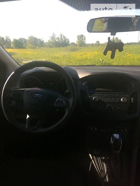 Ford Focus 2015  випуску Чернігів з двигуном 2 л бензин седан автомат за 10500 долл. 