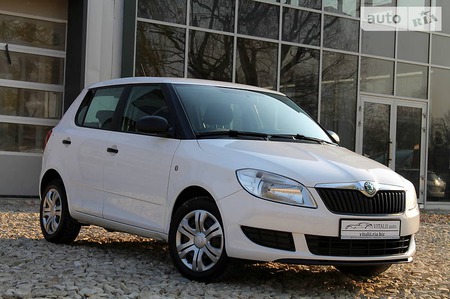 Skoda Fabia 2011  випуску Львів з двигуном 1.6 л дизель хэтчбек механіка за 5999 долл. 