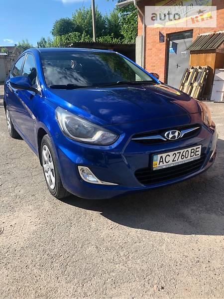 Hyundai Accent 2012  випуску Луцьк з двигуном 1.6 л бензин седан автомат за 9999 долл. 