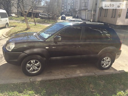 Hyundai Tucson 2007  випуску Львів з двигуном 2 л газ позашляховик механіка за 8500 долл. 