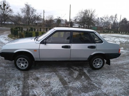 Lada 21099 2001  випуску Хмельницький з двигуном 1.5 л газ седан механіка за 2400 долл. 