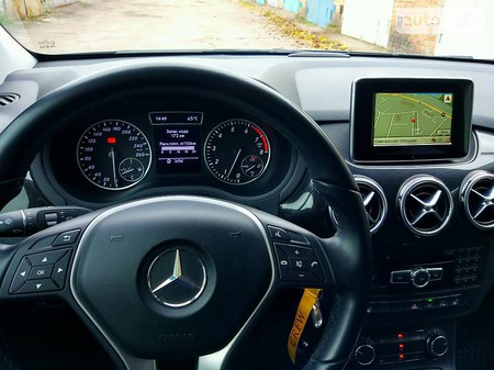 Mercedes-Benz B 180 2013  випуску Кропивницький з двигуном 1.8 л бензин хэтчбек механіка за 18500 долл. 
