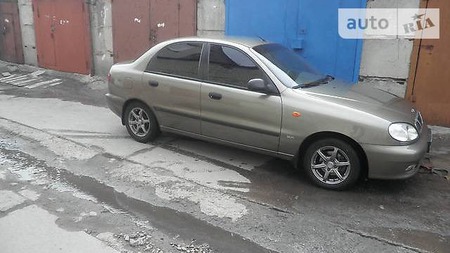 Daewoo Lanos 2004  випуску Харків з двигуном 1.6 л газ седан механіка за 3800 долл. 