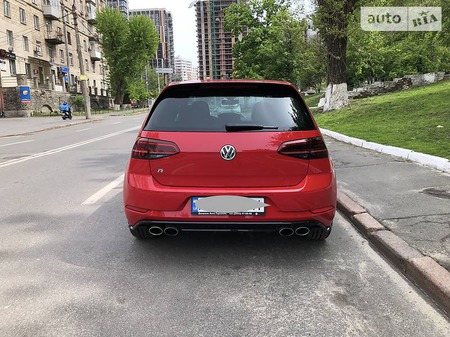 Volkswagen Golf R 2019  випуску Київ з двигуном 2 л бензин хэтчбек автомат за 44700 долл. 
