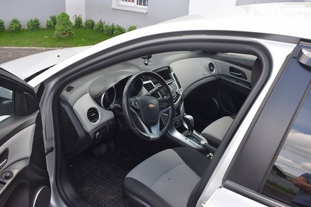 Chevrolet Cruze 2012  випуску Вінниця з двигуном 1.6 л газ седан автомат за 8300 долл. 