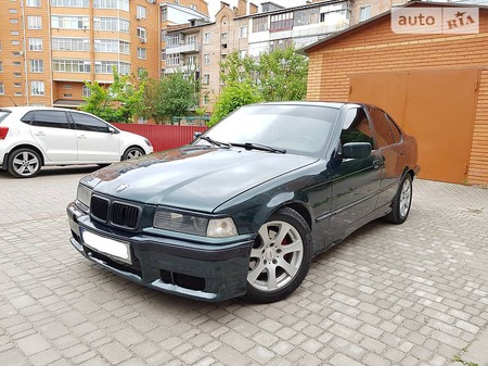 BMW 320 1995  випуску Суми з двигуном 2 л газ седан механіка за 3500 долл. 