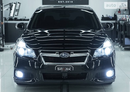 Subaru Legacy 2013  випуску Дніпро з двигуном 2.5 л газ седан автомат за 16555 долл. 