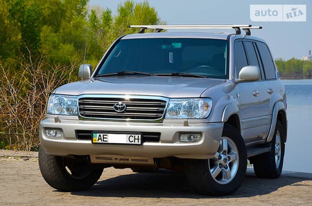 Toyota Land Cruiser 2005  випуску Дніпро з двигуном 4.7 л бензин позашляховик автомат за 16899 долл. 