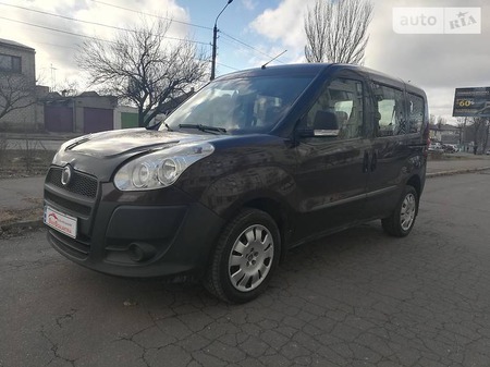 Fiat Doblo 2010  випуску Миколаїв з двигуном 1.4 л бензин мінівен механіка за 9299 долл. 