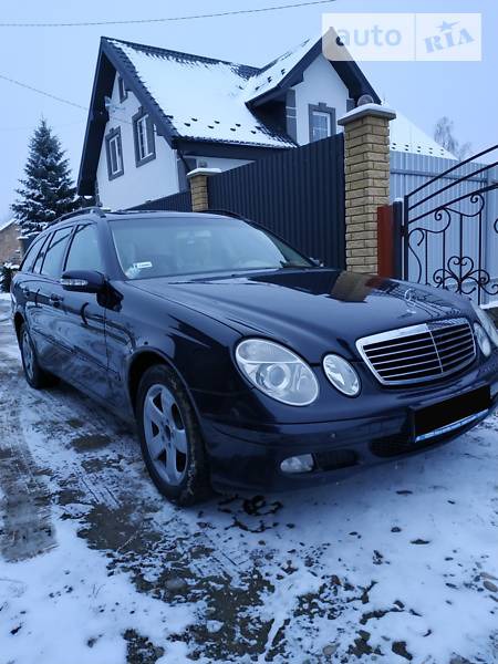 Mercedes-Benz E 220 2003  випуску Івано-Франківськ з двигуном 2.2 л дизель універсал механіка за 7700 долл. 
