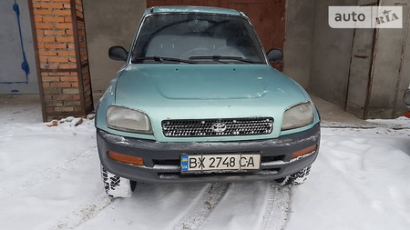 Toyota RAV 4 1996  випуску Хмельницький з двигуном 2 л газ позашляховик механіка за 4750 долл. 