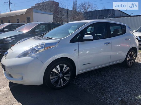 Nissan Leaf 2014  випуску Одеса з двигуном 0 л електро хэтчбек автомат за 14500 долл. 