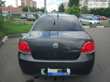 Fiat Linea 2009  випуску Київ з двигуном 1.4 л газ седан механіка за 6700 долл. 